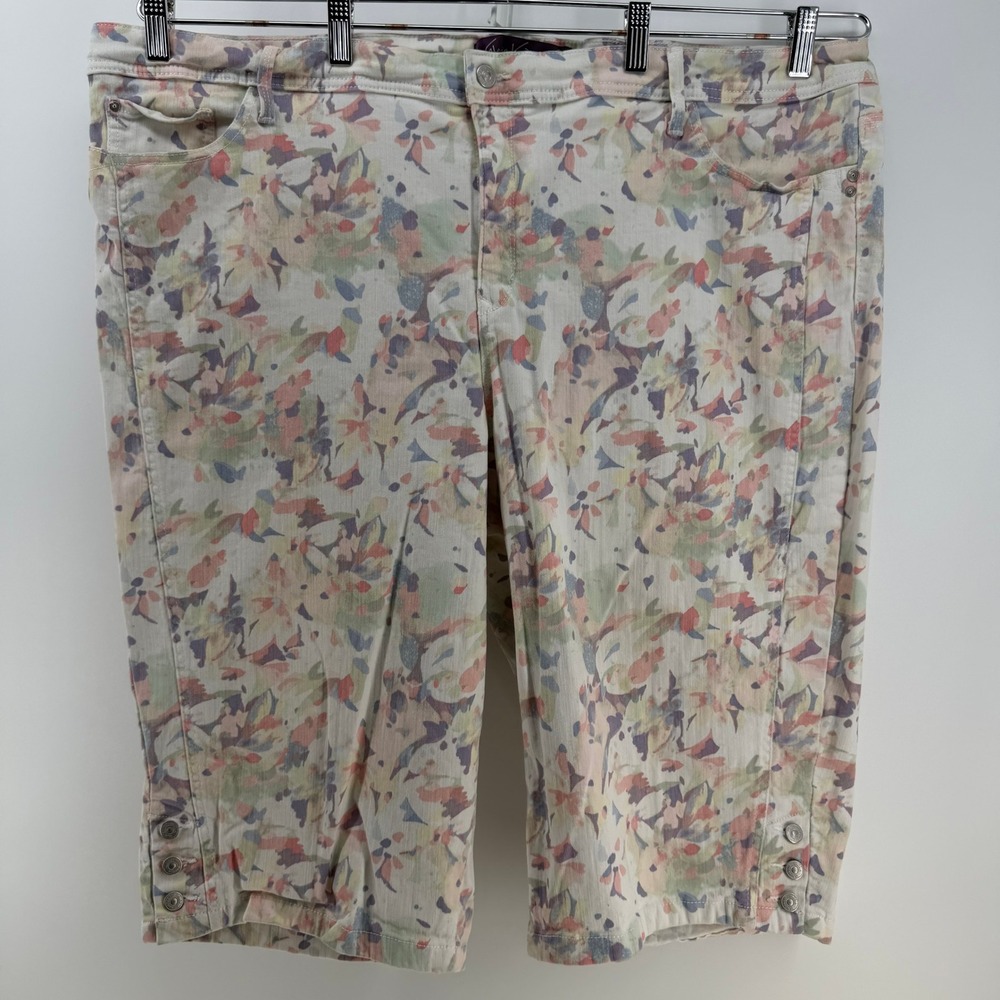Gloria Vanderbilt Skimmer Shorts Women 24W Multicolor Floral Pastel Resort Art